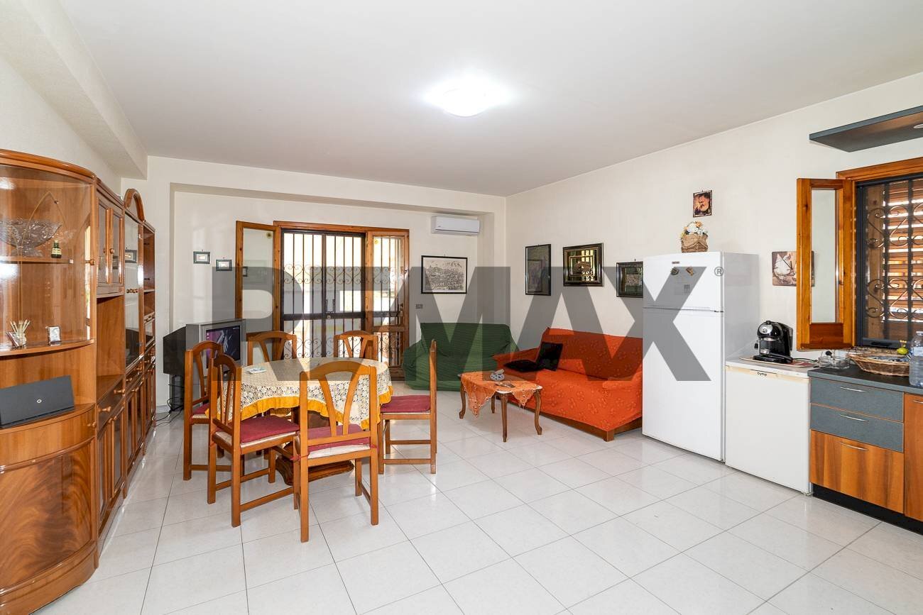 Sala da pranzo - Quadrilocale Via Provinciale per riposto
39, Acireale - foto 3
