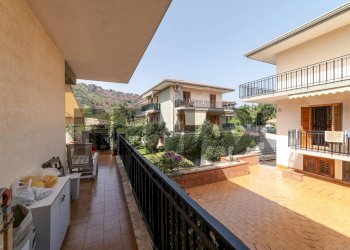 Balcone - Quadrilocale Via Provinciale per riposto
 
39, Acireale - foto 12