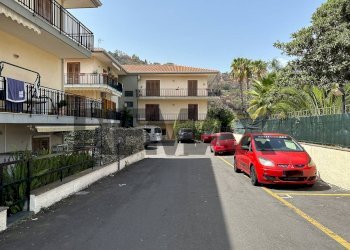 Edificio all\'aperto - Quadrilocale Via Provinciale per riposto
 
39, Acireale - foto 19