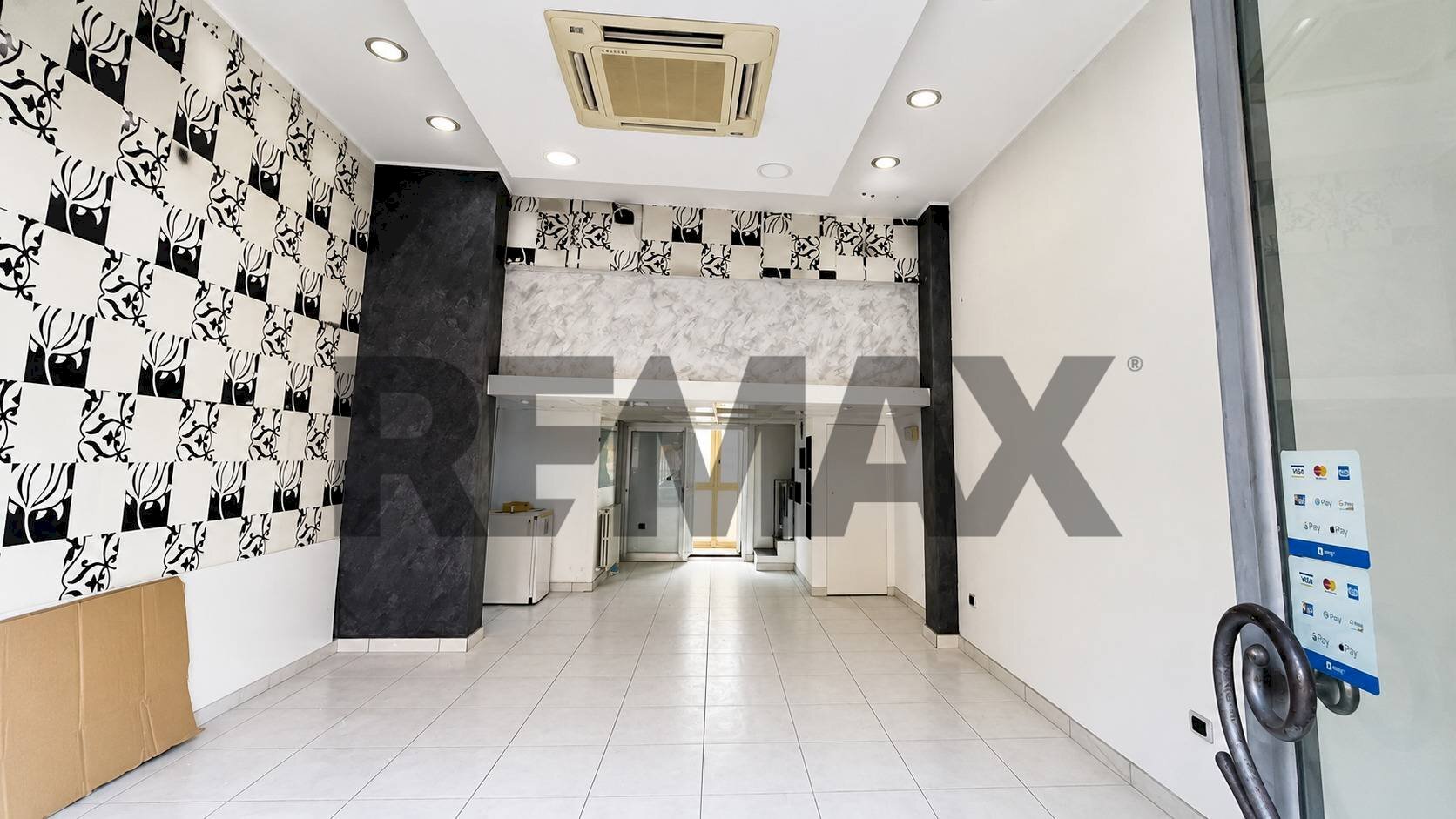 Ricezione / Lobby - Commercial Premises Via Ludovico Ariosto
 
29 G, Acireale - photo 2