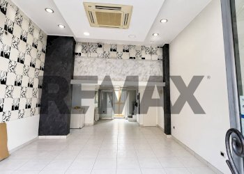 Ricezione / Lobby - Commercial Premises Via Ludovico Ariosto
29 G, Acireale - photo 3