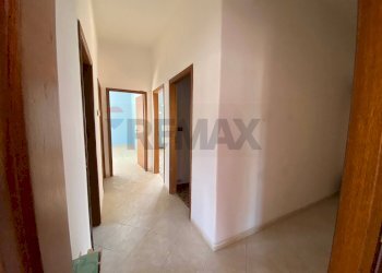 Hall / corridoio - Apartment via Mameli angolo via francesco Crispi
 
7, Belpasso - photo 12