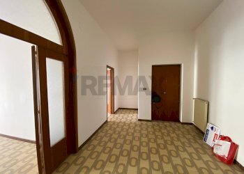 Hall / corridoio - Apartment Via Francesco Crispi
 
7, Belpasso - photo 5
