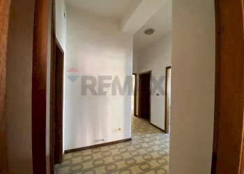 Hall / corridoio - Apartment Via Francesco Crispi
 
7, Belpasso - photo 13