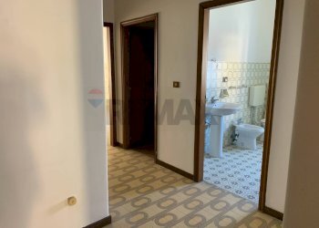Hall / corridoio - Apartment Via Francesco Crispi
 
7, Belpasso - photo 17