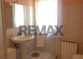 Bagno - Semi-detached house Via Beatrice Di Tenda
 
10, Valverde - photo 9