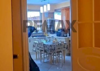 Sala da pranzo - Semi-detached house Via Beatrice Di Tenda
 
10, Valverde - photo 29