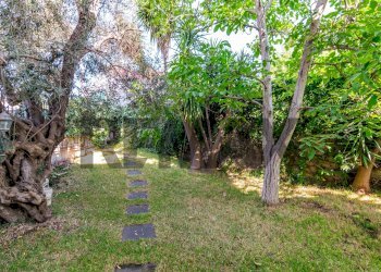 Giardino - Semi-detached house Via Beatrice Di Tenda
 
10, Valverde - photo 1