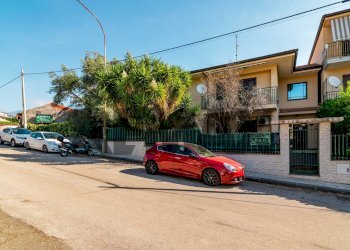 Edificio all\'aperto - Semi-detached house Via Beatrice Di Tenda
 
10, Valverde - photo 3