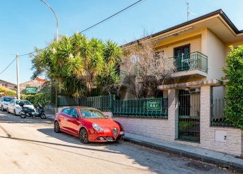 Casa all\'aperto - Semi-detached house Via Beatrice Di Tenda
 
10, Valverde - photo 8