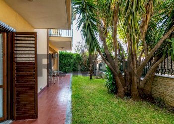 Giardino - Semi-detached house Via Beatrice Di Tenda
 
10, Valverde - photo 11