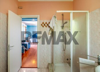 Bagno - Semi-detached house Via Beatrice Di Tenda
 
10, Valverde - photo 22