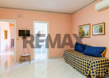 Soggiorno - Semi-detached house Via Beatrice Di Tenda
 
10, Valverde - photo 25