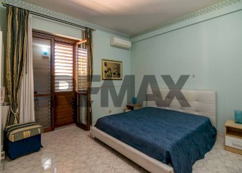 Camera / camera da letto - Semi-detached house Via Beatrice Di Tenda
 
10, Valverde - photo 39