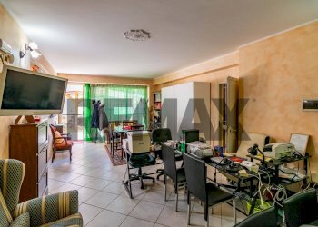 Sala da pranzo - Semi-detached house Via Beatrice Di Tenda
 
10, Valverde - photo 52