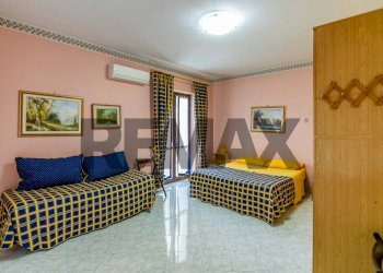 Camera / camera da letto - Semi-detached house Via Beatrice Di Tenda
 
10, Valverde - photo 59