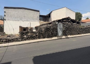 Casa all\'aperto - Terreno edificabile Via Regina Elena
75, Belpasso - foto 8