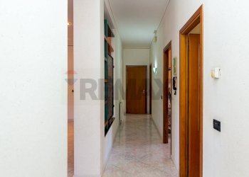 Hall / corridoio - Quadrilocale Via Liberazione
 
3, Lentini - foto 16