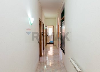 Hall / corridoio - Quadrilocale Via Liberazione
 
3, Lentini - foto 28