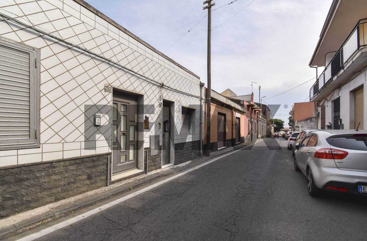 Edificio all\'aperto - Casa indipendente Via Pietro Dell'Ova
 
248, Catania - foto 1