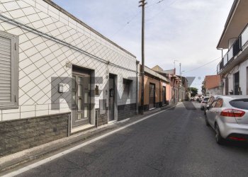 Edificio all\'aperto - Casa indipendente Via Pietro Dell'Ova
 
248, Catania - foto 1