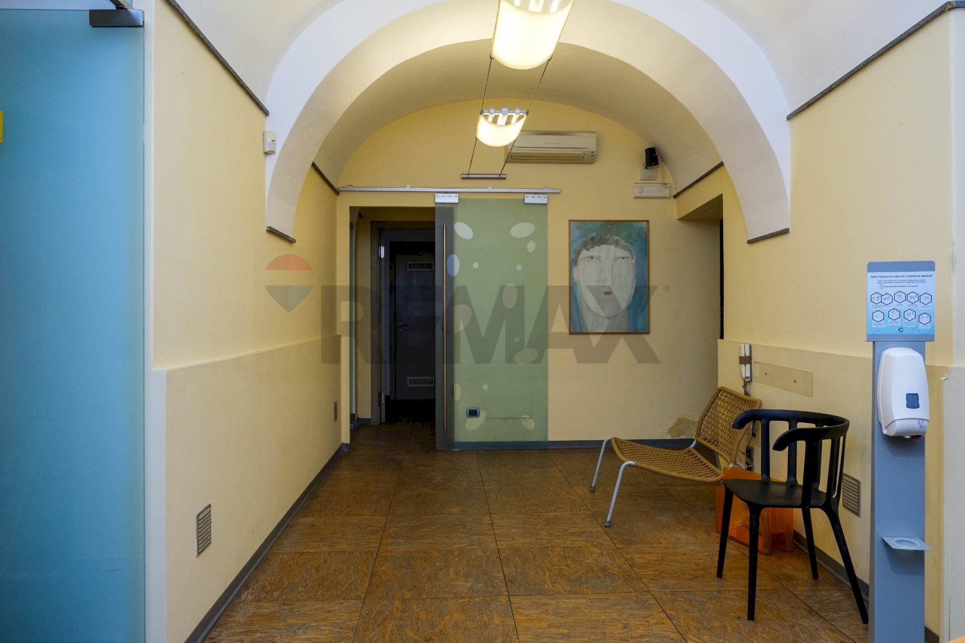 Hall / corridoio - Locale Commerciale Via Nino Martoglio
6, Catania - foto 3