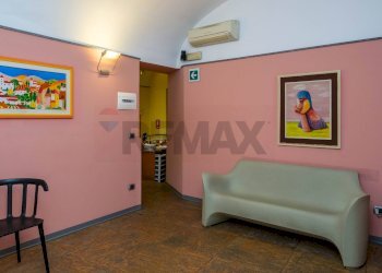 Soggiorno - Commercial Premises Via Nino Martoglio
 
6, Catania - photo 5