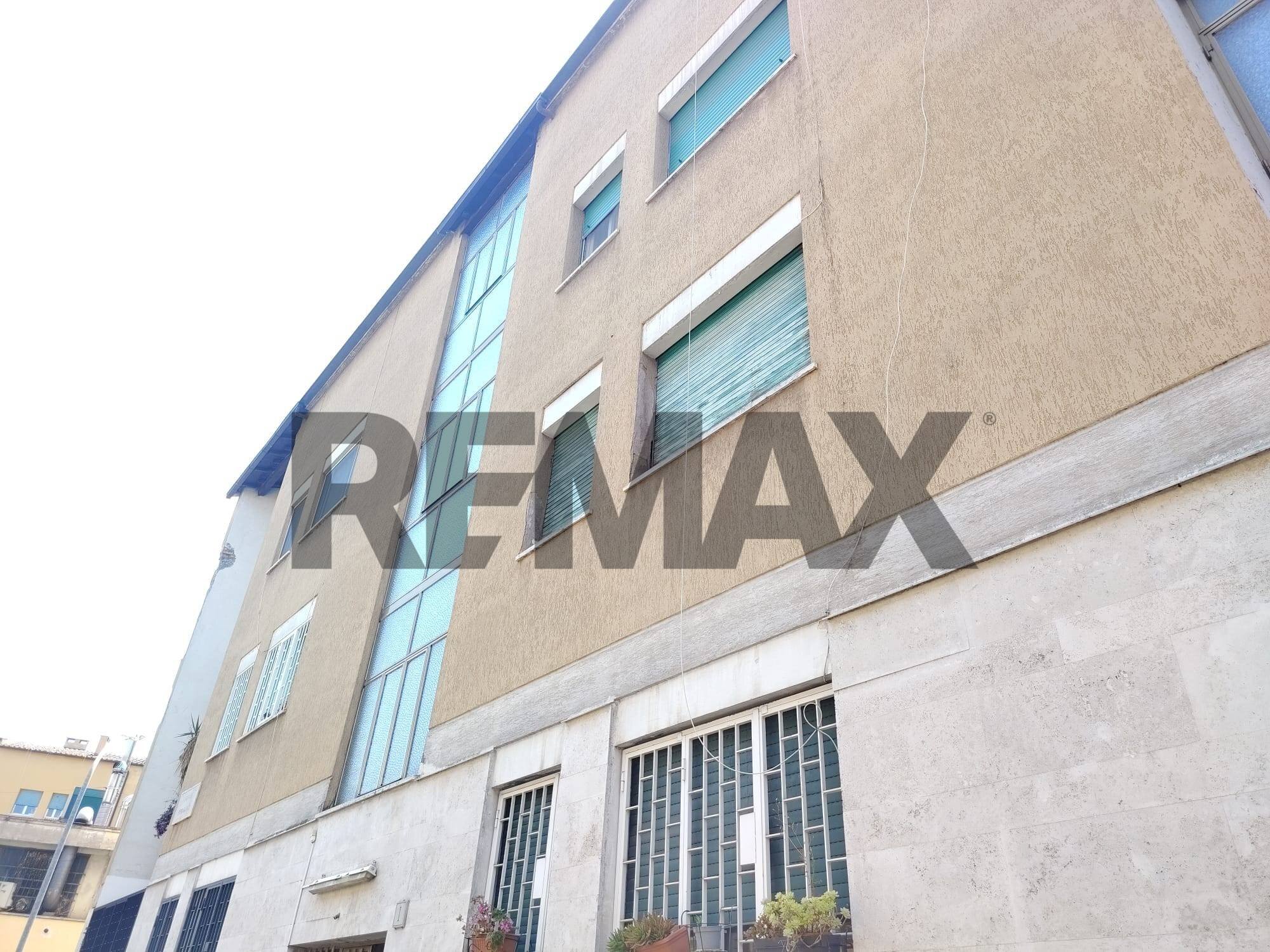 Edificio all\'aperto - Quadrilocale Via Pergamo
 
1, Roma - foto 1