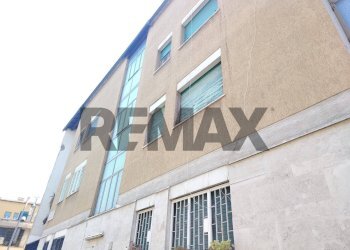 Edificio all\'aperto - Quadrilocale Via Pergamo
1, Roma - foto 1