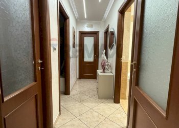 Hall / corridoio - Three-room apartment via clanio
 
33, Orta di Atella - photo 6