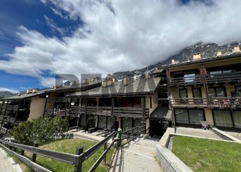 Edificio all\'aperto - Attico Via Giomain
snc, Valtournenche - foto 1