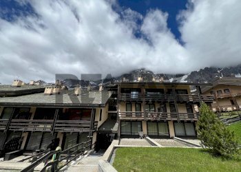 Edificio all\'aperto - Attico Via Giomain
snc, Valtournenche - foto 2
