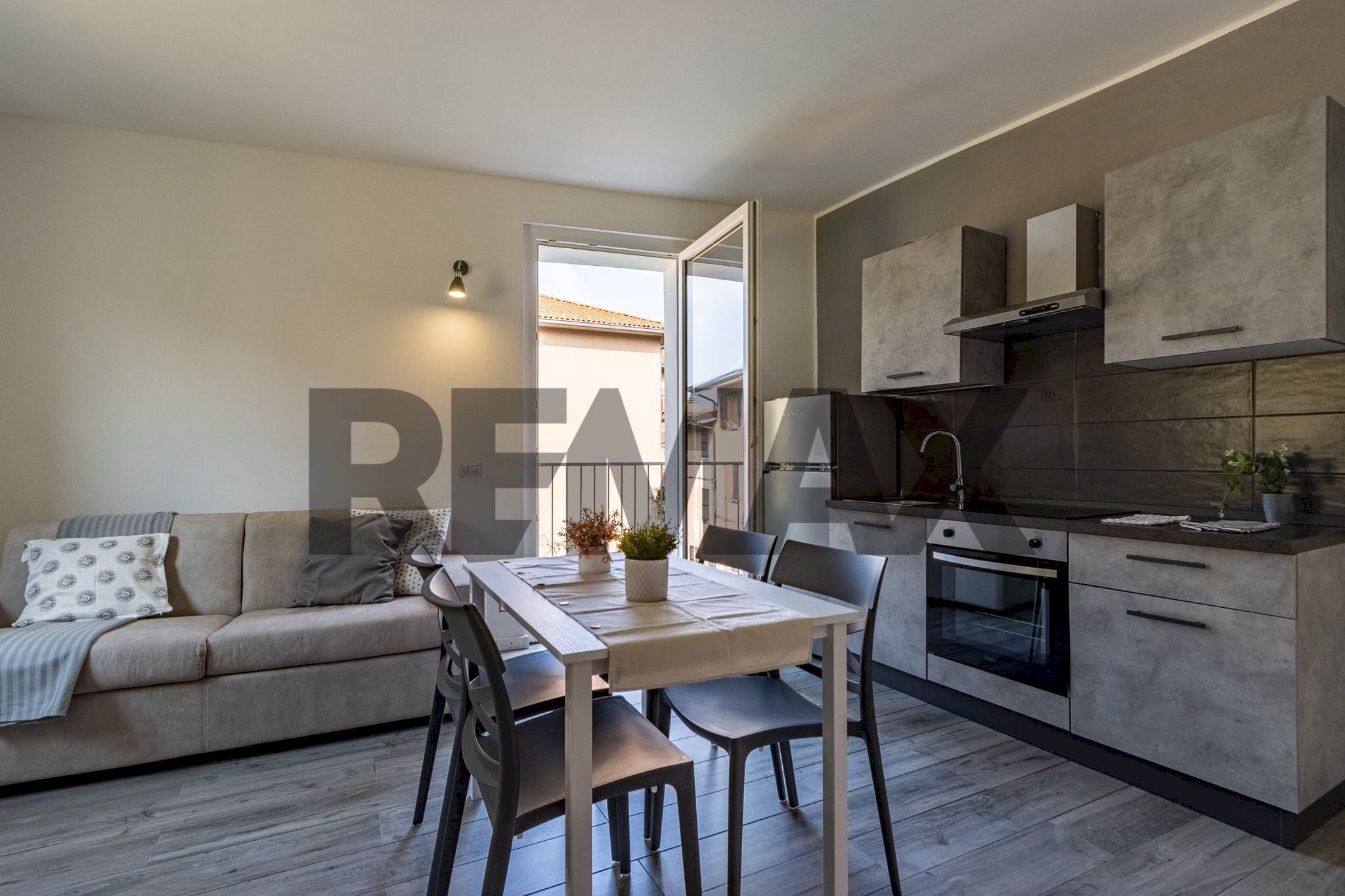 Sala da pranzo - Two-room apartment Via della Torre
19, Besana in Brianza - photo 2