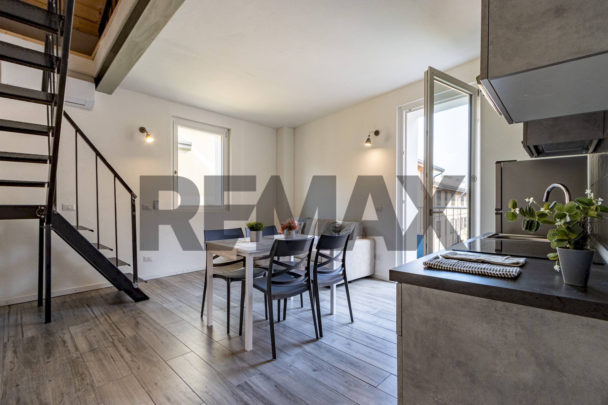 Sala da pranzo - Two-room apartment Via della Torre
19, Besana in Brianza - photo 3