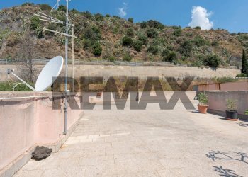 Vista delle montagne - Attico Via   Roma
 
356, Scaletta Zanclea - foto 36