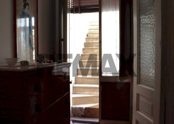 Scale - Casa indipendente Via Giuseppe Garibaldi
 
267, Canicattini Bagni - foto 32