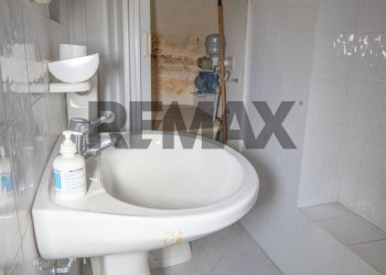 Bagno - Two-room apartment via Giusto
 
6, Mirabella Imbaccari - photo 11