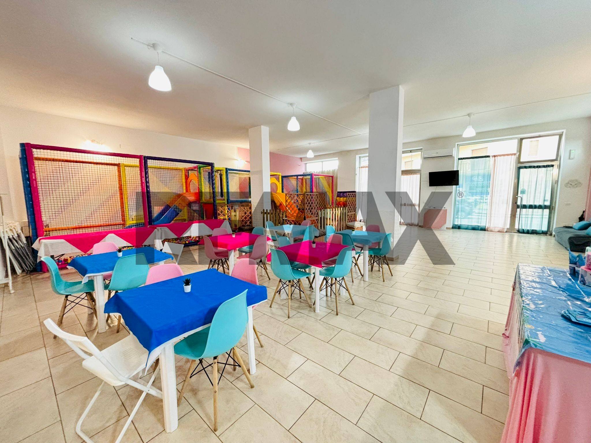 Sala da pranzo - Attività Commerciale Via Polibio
 
18, Siracusa - foto 1