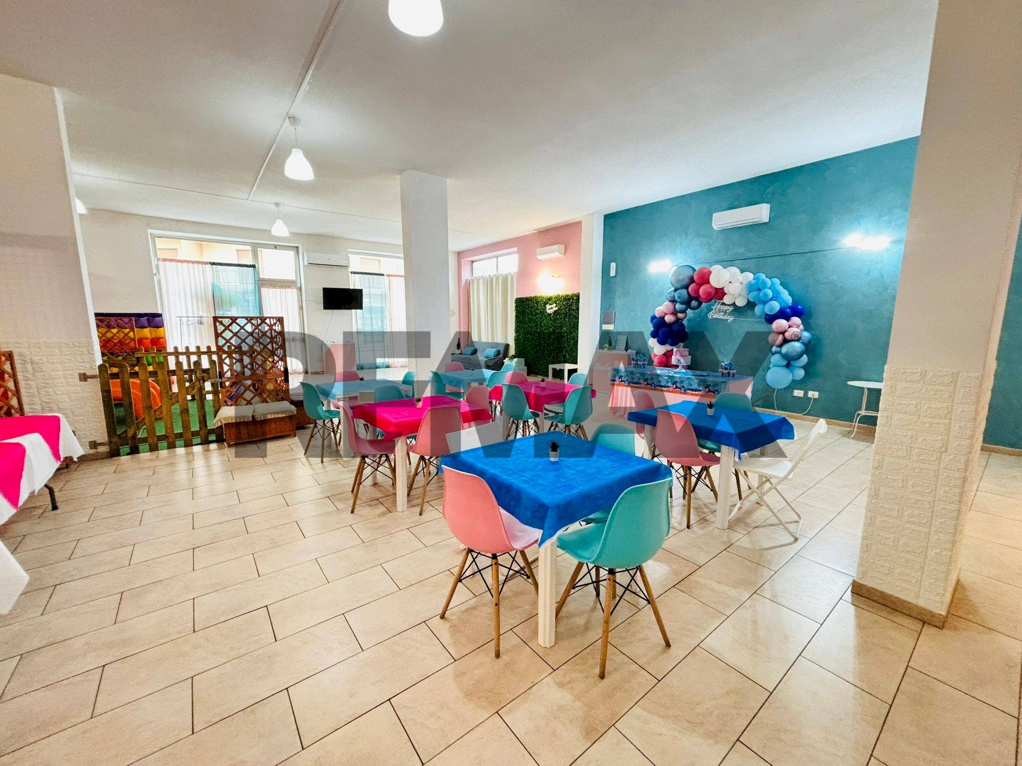 Sala da pranzo - Attività Commerciale Via Polibio
18, Siracusa - foto 2