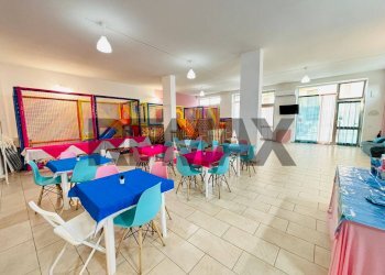Sala da pranzo - Attività Commerciale Via Polibio
18, Siracusa - foto 1