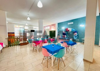 Sala da pranzo - Attività Commerciale Via Polibio
18, Siracusa - foto 3