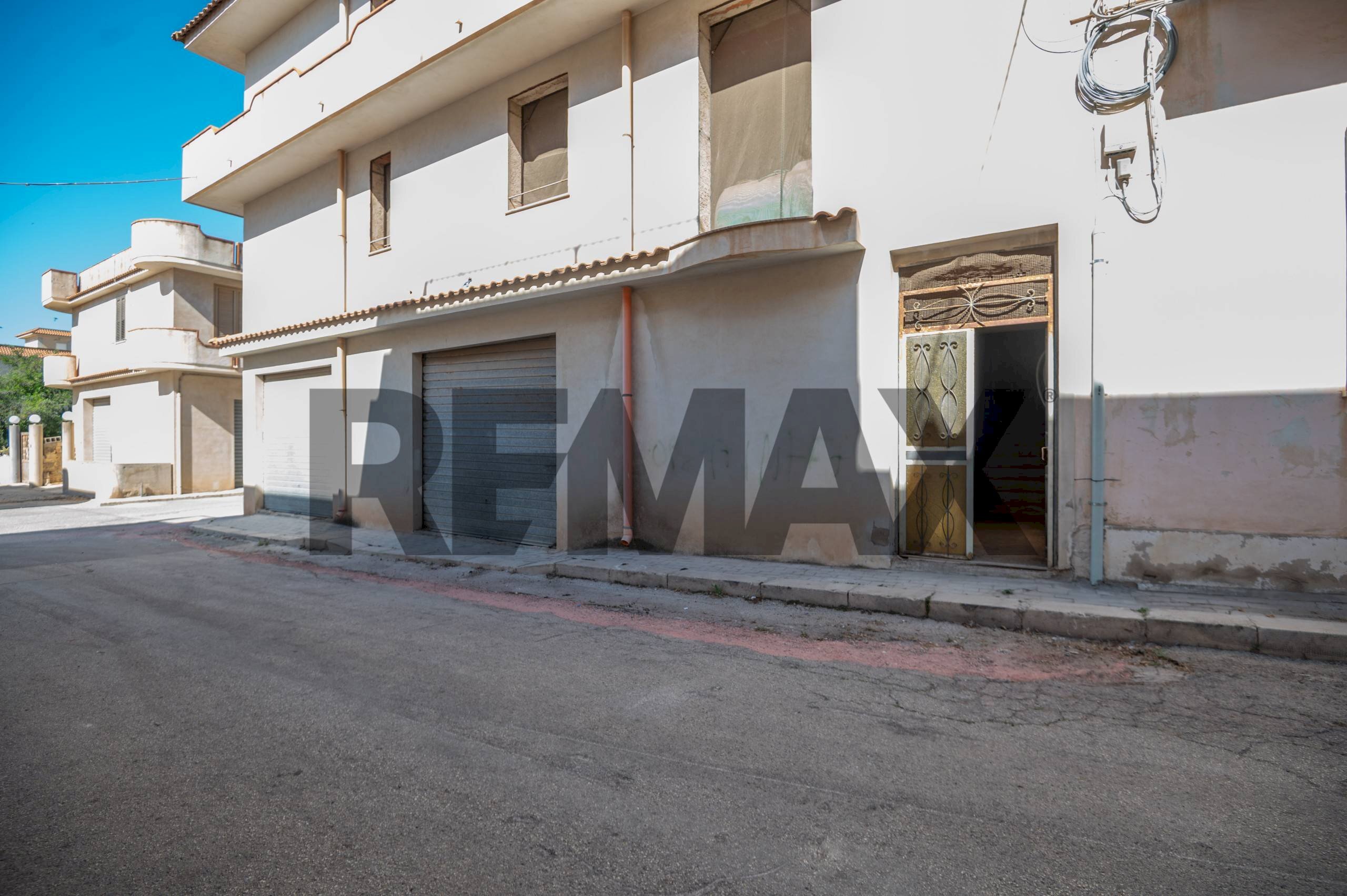 Edificio all\'aperto - Casa indipendente Via Bartolo
61, Pachino - foto 2