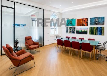 Sala da pranzo - Office Via Carlo Poerio
 
89, Napoli - photo 2