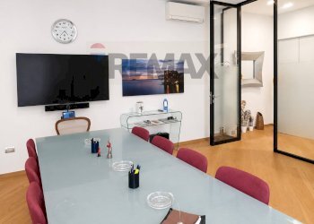 Sala da pranzo - Office Via Carlo Poerio
 
89, Napoli - photo 3