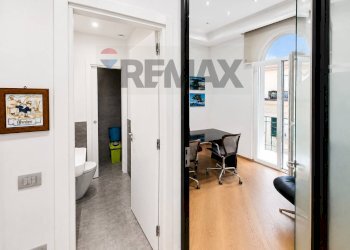 Hall / corridoio - Office Via Carlo Poerio
 
89, Napoli - photo 7