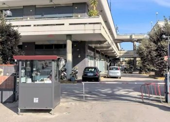 Edificio all\'aperto - Commercial Premises Via Nazionale delle Puglie, Casalnuovo di Napoli - photo 3