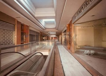 Ricezione / Lobby - Commercial Premises Via Nazionale delle Puglie, Casalnuovo di Napoli - photo 6