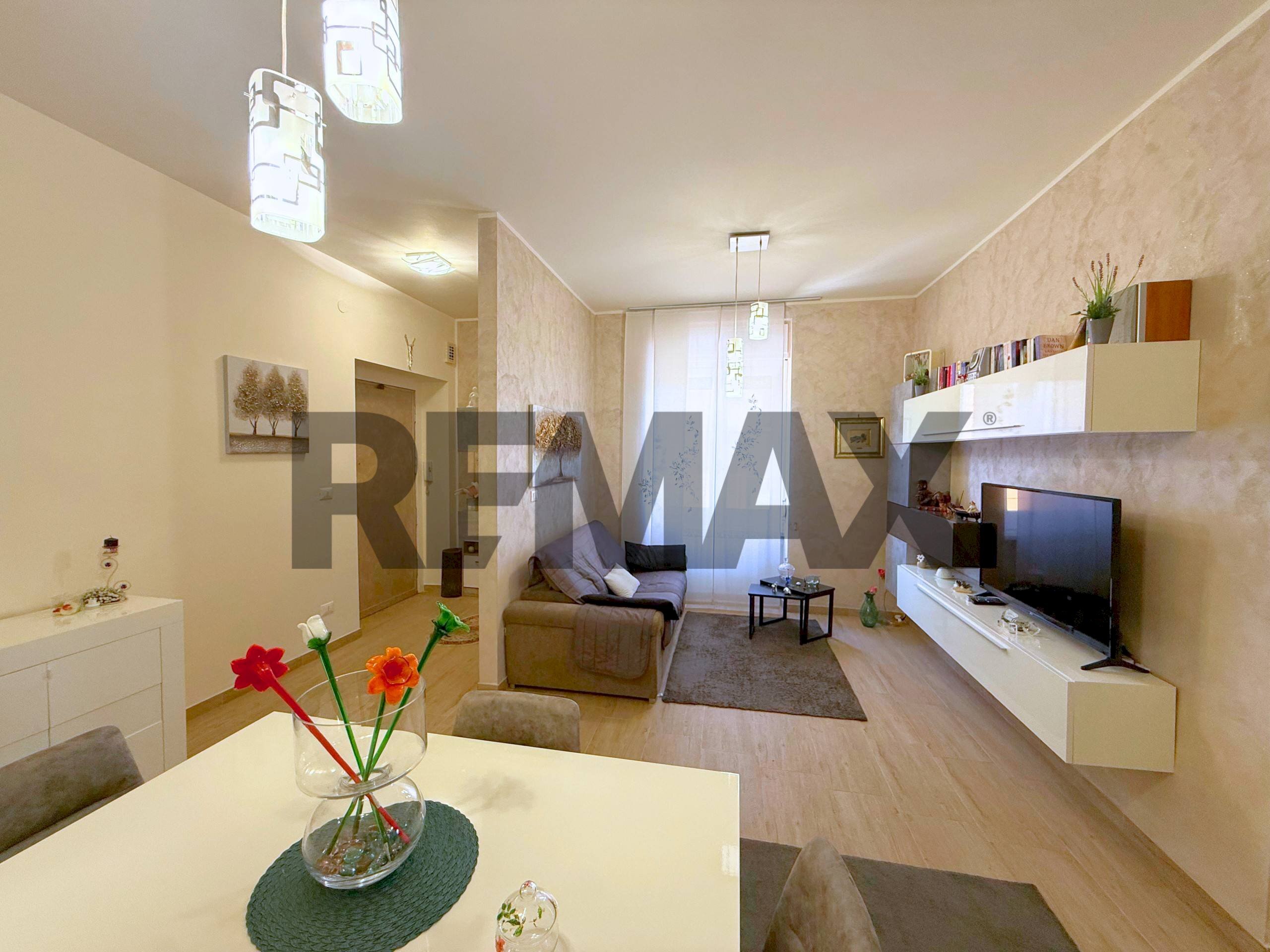 Sala da pranzo - Four-room apartment Via Bainsizza
 
14, Foggia - photo 1