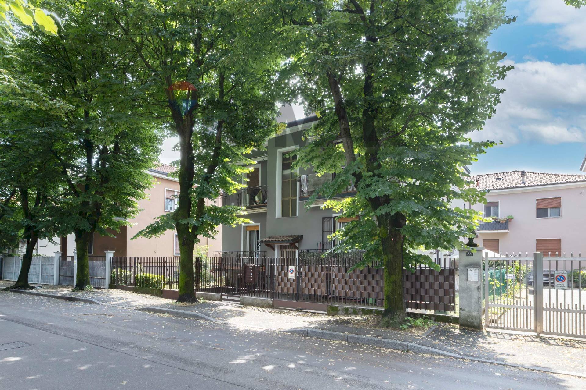 Edificio all\'aperto - Quadrilocale via monte bianco
 
37, Cusano Milanino - foto 1