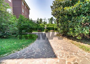 Giardino - Trilocale Via San Martino della Battaglia
7, Pogliano Milanese - foto 2